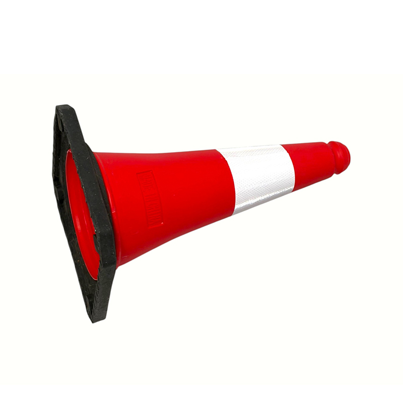 Cono reflectante de seguridad vial de PE de alta visibilidad de 50/75/100 cm para la gestión de carreteras Cono reflectante de seguridad vial de PE de alta visibilidad de 50/75/100 cm para la gestión de carreteras